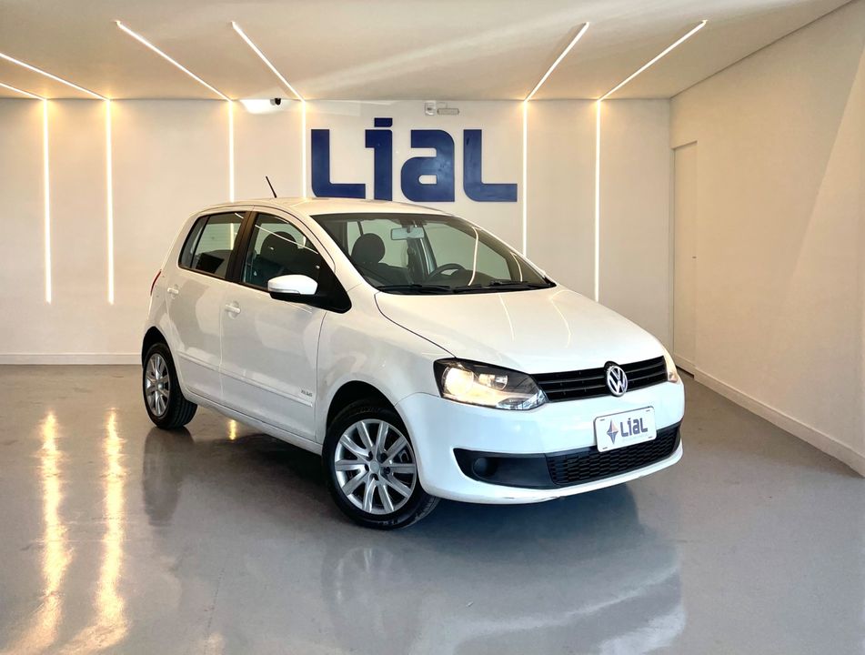 VolksWagen Fox 1.6 Mi Total Flex 8V 5p
