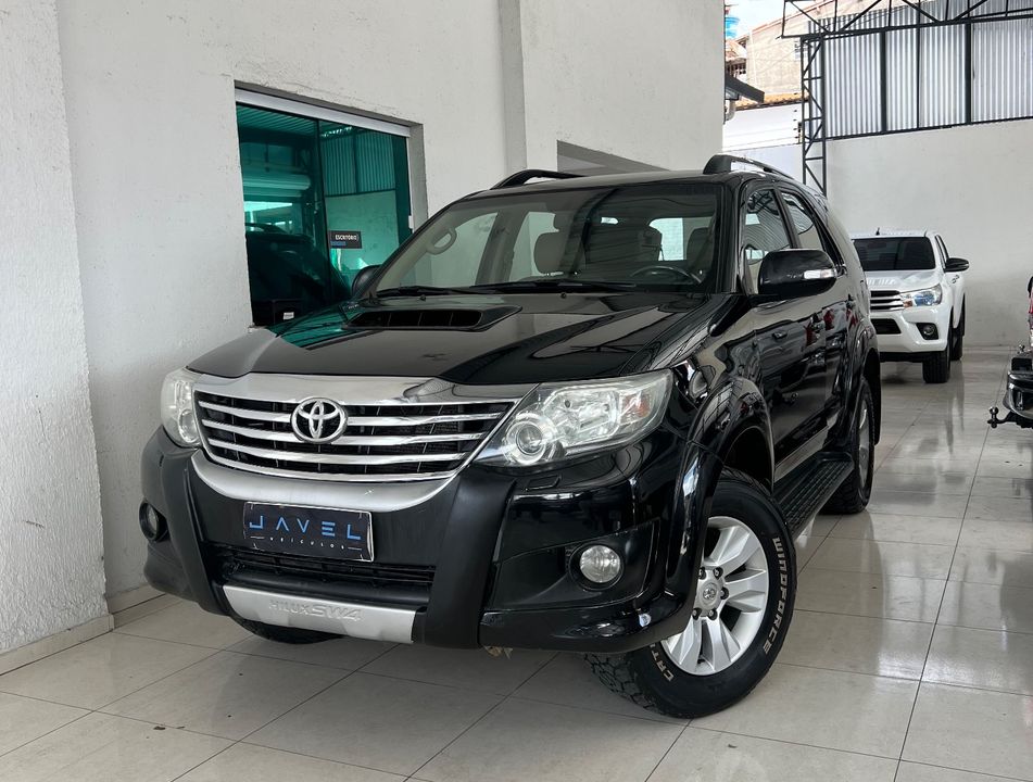Toyota Hilux SW4 SRV D4-D 4x4 3.0 TDI Dies. Aut