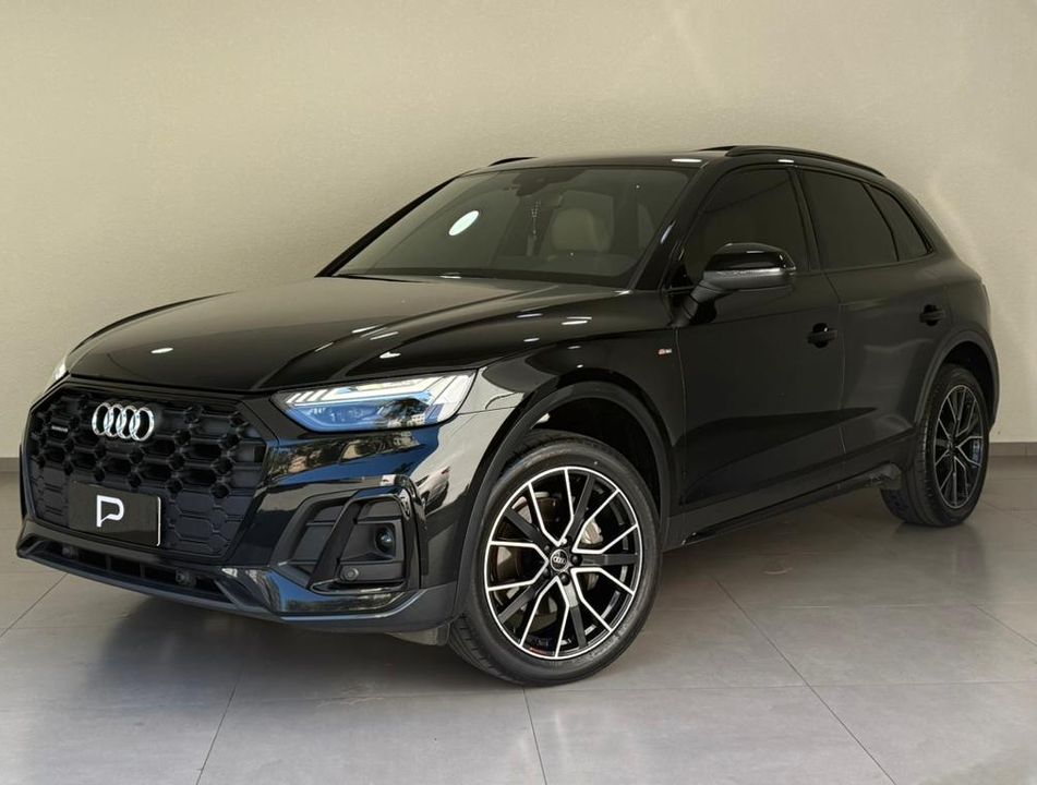 Audi Q5 S-Line Black 2.0 TFSI Quat. S-Tronic