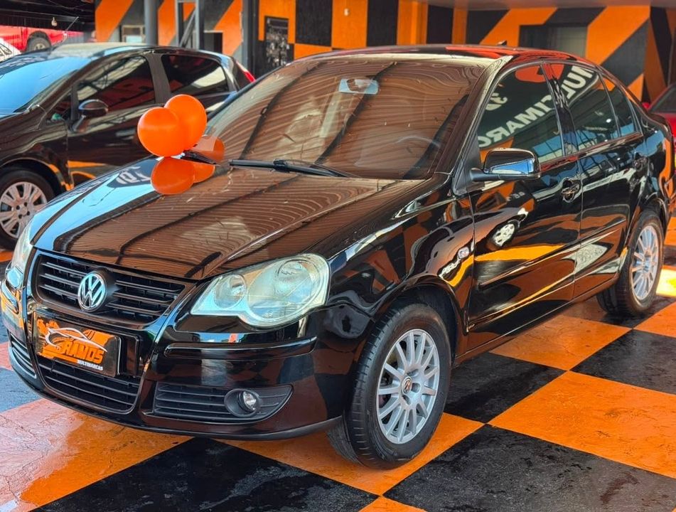 VolksWagen Polo Sedan 1.6 Mi Total Flex 8V 4p