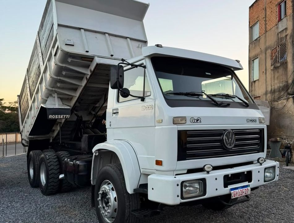 VW 16-220 Motor Cummins- Caçamba