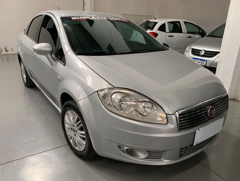 Fiat LINEA ESSENCE 1.8 Flex 16V 4p