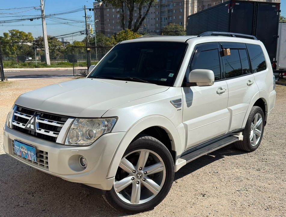 Mitsubishi Pajero HPE Full 3.2 4x4 T.I.Dies. 5p Aut