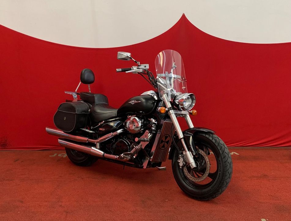 SUZUKI BOULEVARD M800