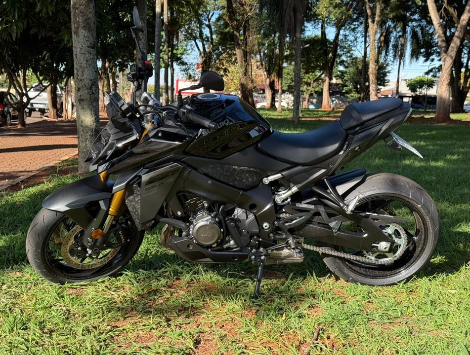 SUZUKI GSX-S 1000