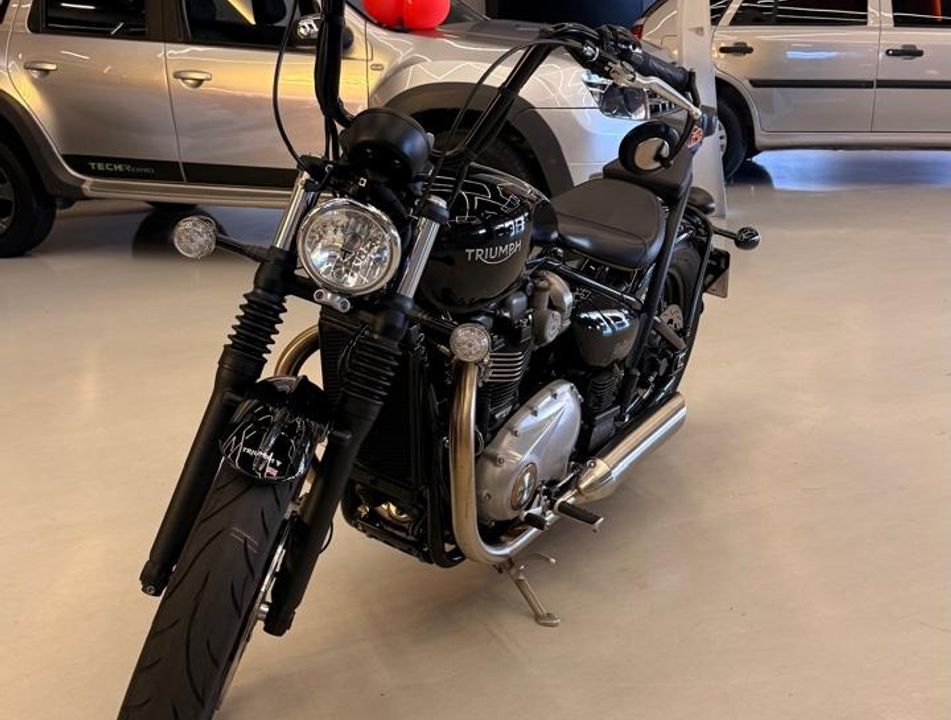 TRIUMPH BONNEVILLE BOBBER 1200cc