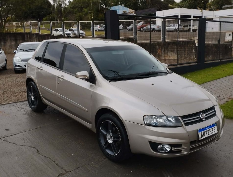 Fiat Stilo Dualogic 1.8 Sporting Flex 8V 5p