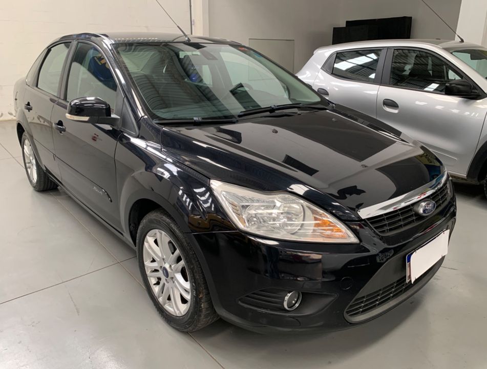 Ford Focus Sedan 2.0 16V/2.0 16V Flex 4p