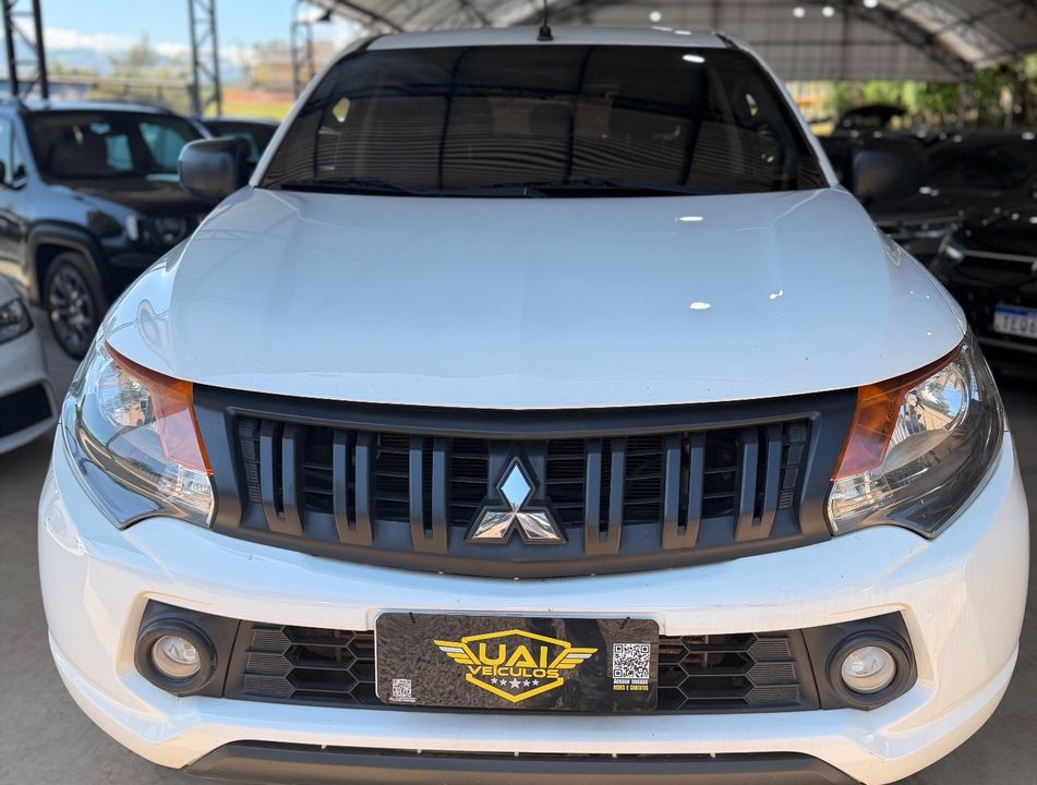 Mitsubishi L200 Tri. Outd. GLX 2.4 CD 4x4 Die. Mec.
