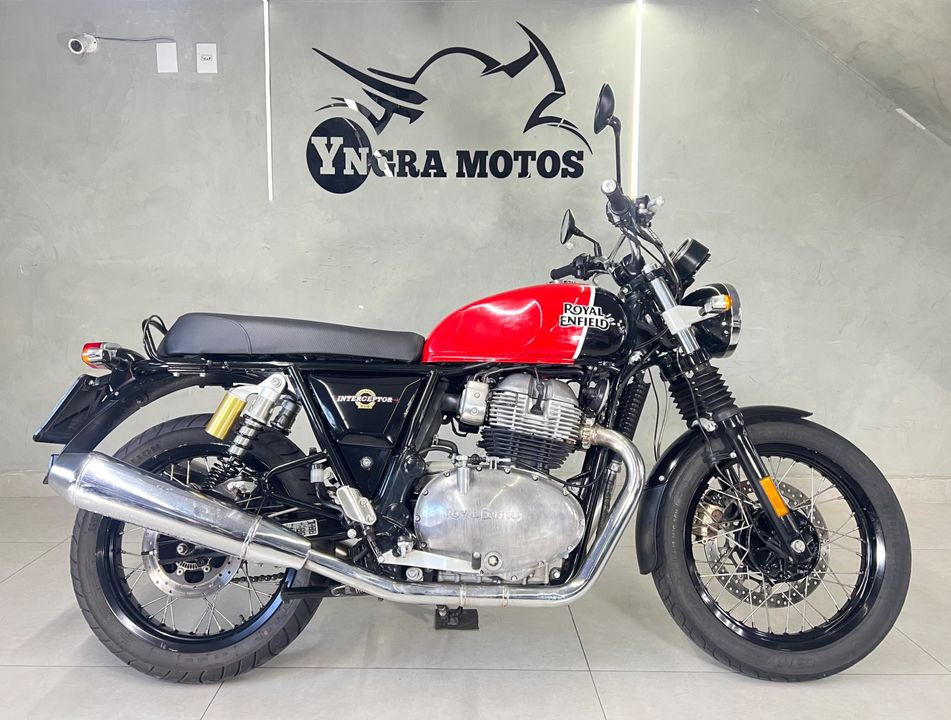 Royal Enfield Interceptor 650 Custom 