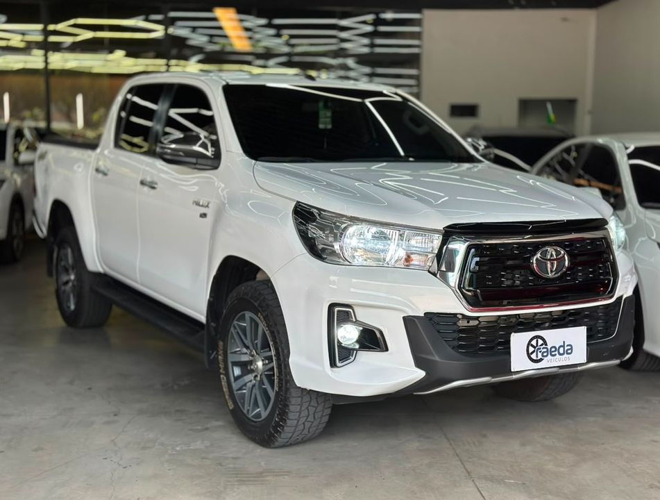 Toyota Hilux CD SRV 4x4 2.7 Flex 16V Aut.