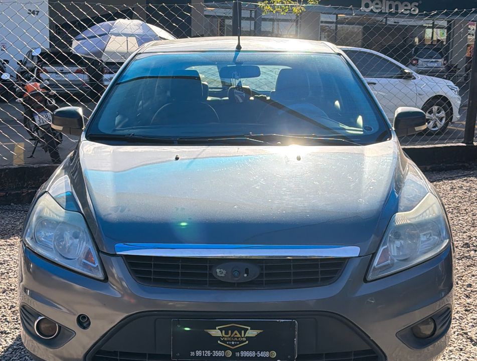 Ford Focus 1.6 S/SE/SE Plus Flex 8V/16V  5p