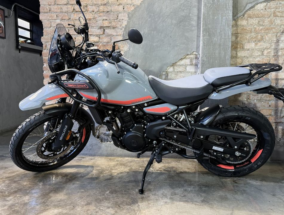 Royal Enfield Himalayan 450 Mid