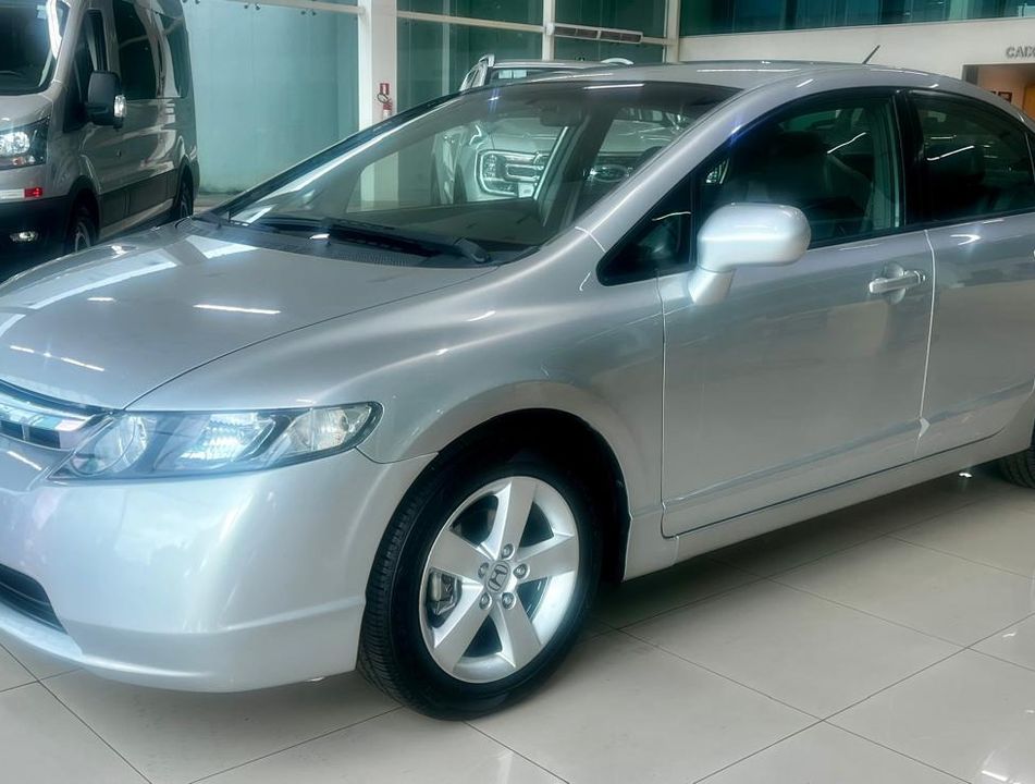 Honda Civic Sedan LXS 1.8/1.8 Flex 16V Mec. 4p