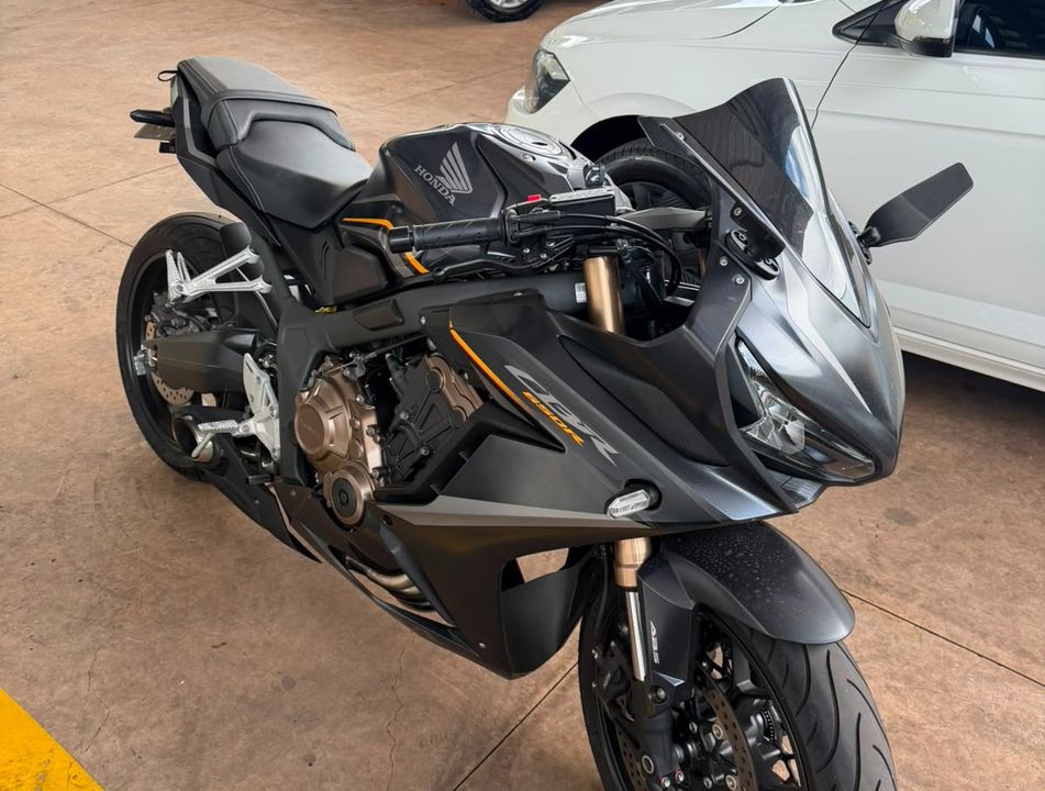 HONDA CBR 650 R