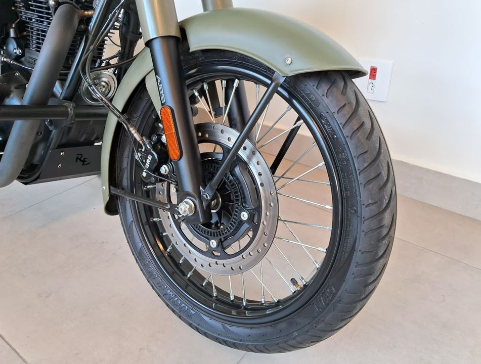Royal Enfield Classic 350 Dark