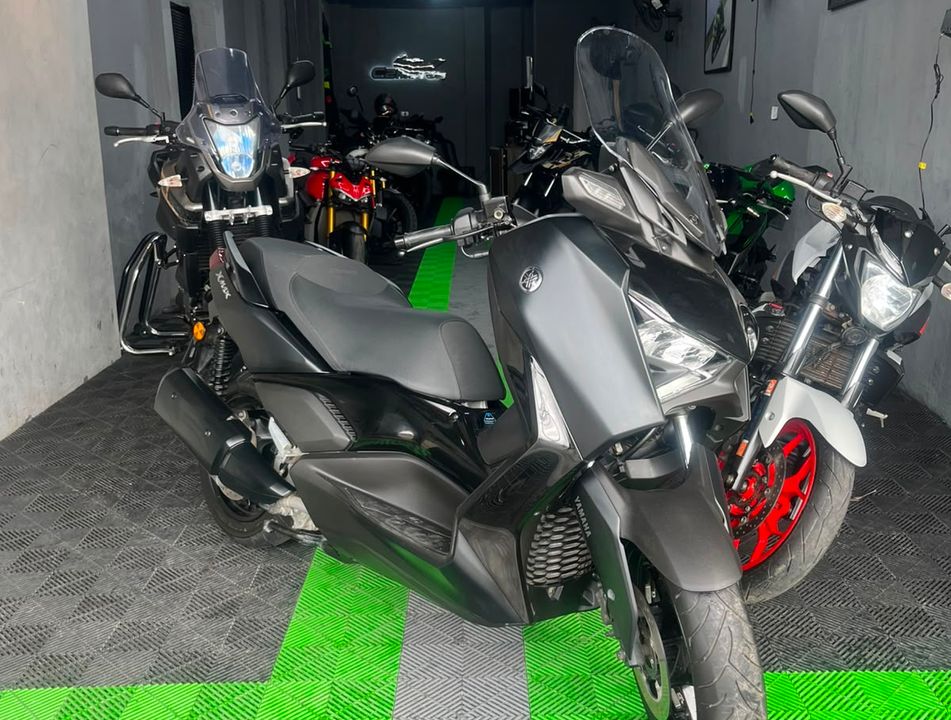 YAMAHA XMAX 250 CONNECTED 