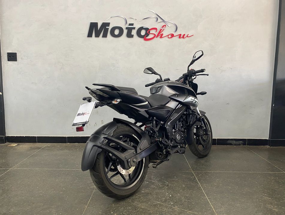 BAJAJ DOMINAR 200