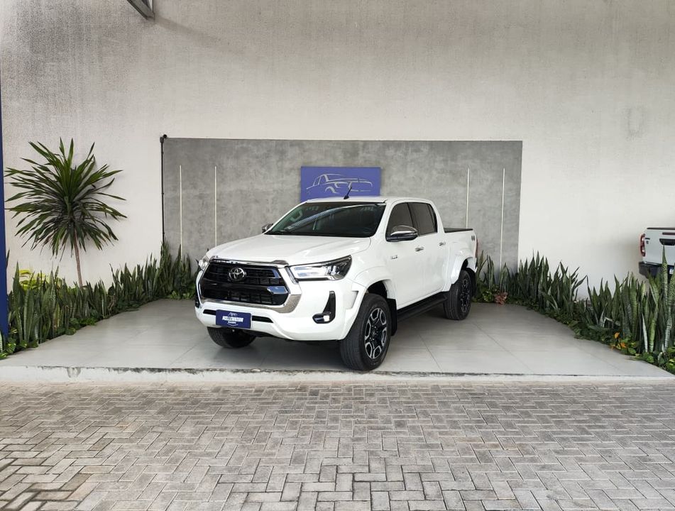 Toyota Hilux CD SRX Plus 4x4 2.8 TDI Die. Aut.