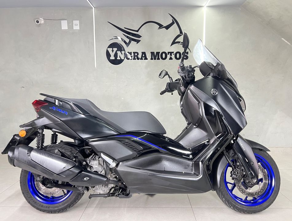 YAMAHA XMAX 300 CONNECTED 
