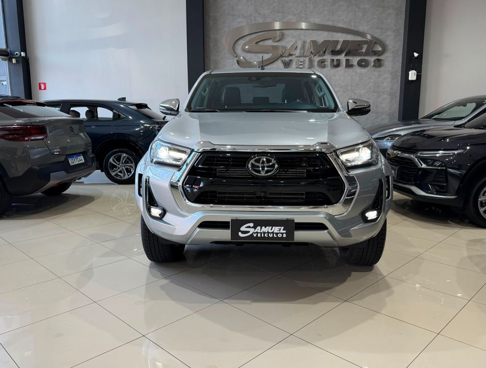 Toyota Hilux CD SRX Plus 4x4 2.8 TDI Die. Aut.