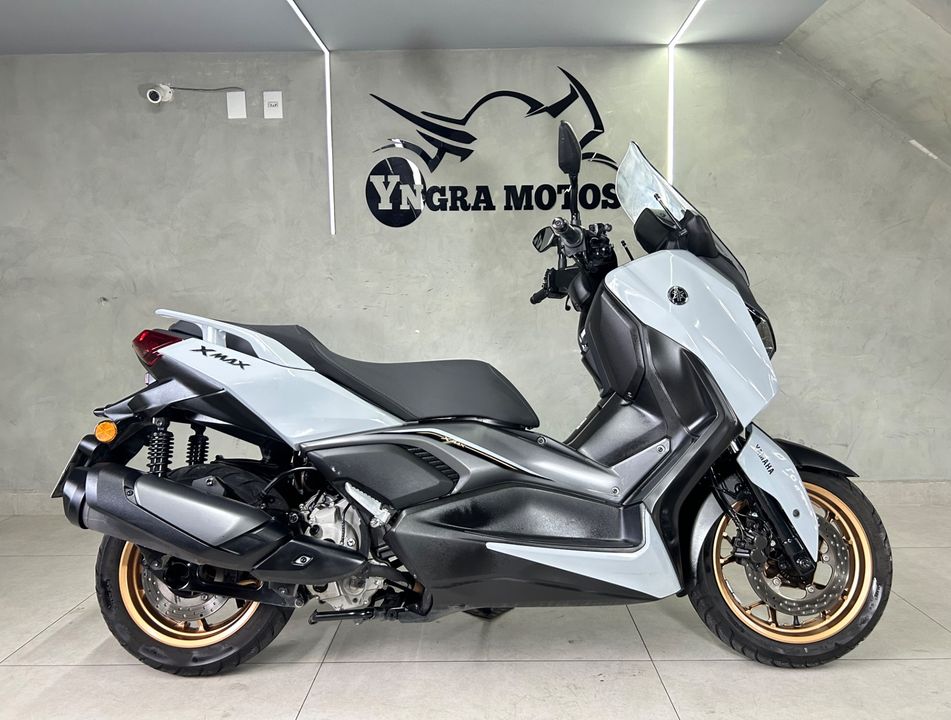 YAMAHA XMAX 300 CONNECTED 