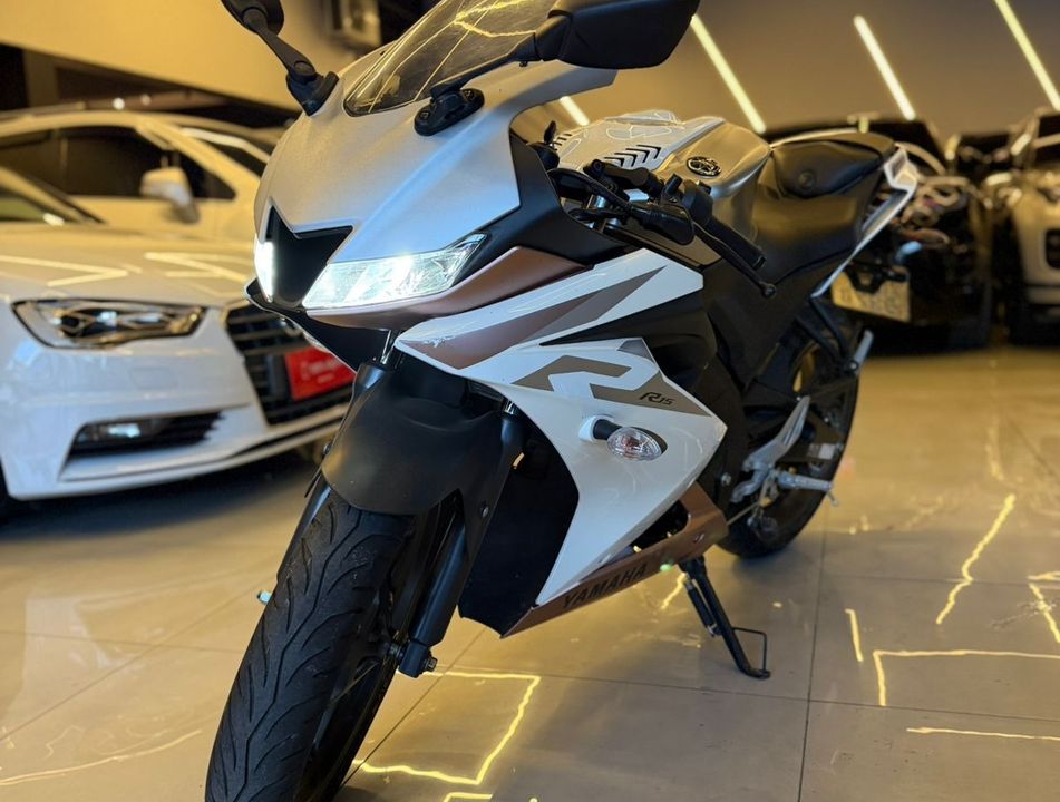 YAMAHA YZF R-15 155 ABS