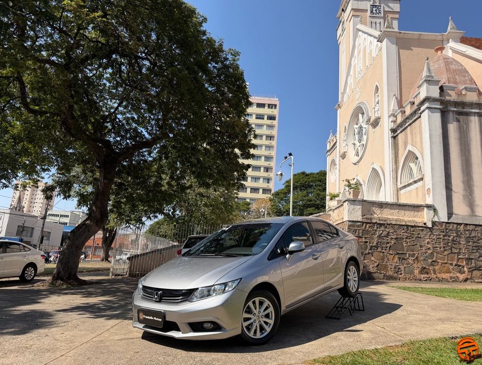 Honda Civic Sedan LXS 1.8/1.8 Flex 16V Aut. 4p