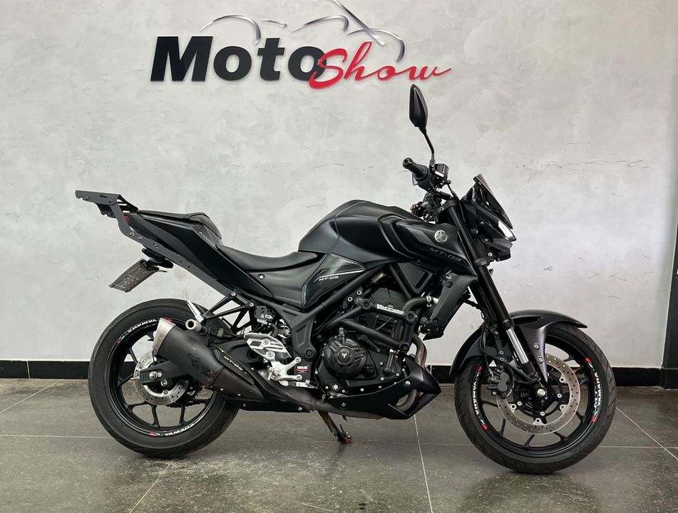 YAMAHA Full Black