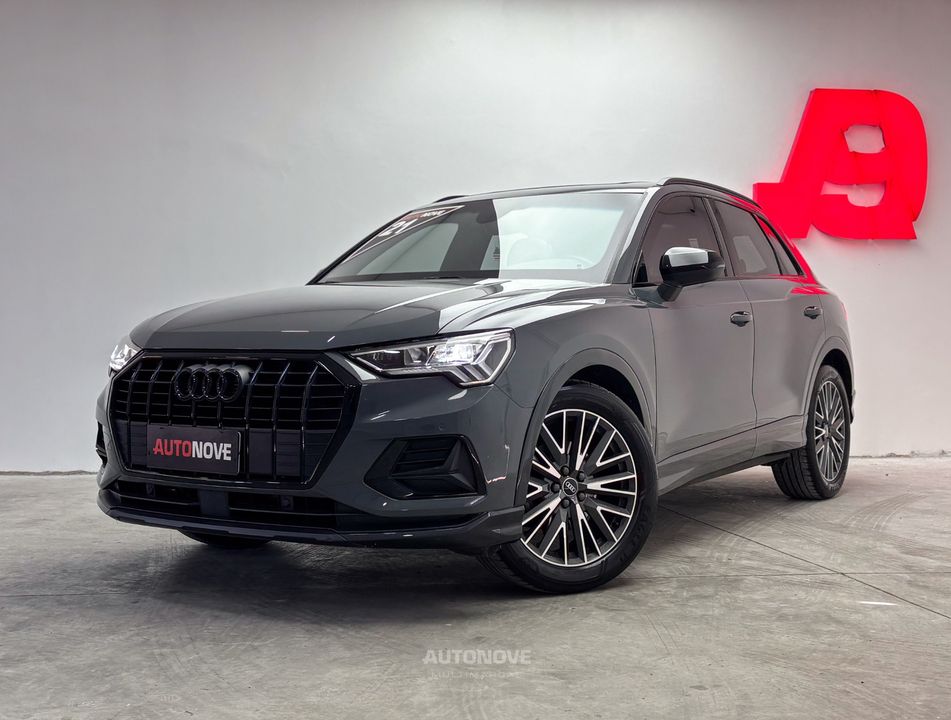 Audi Q3 Black Ed. 1.4 TFSI Flex/Black S-tron.