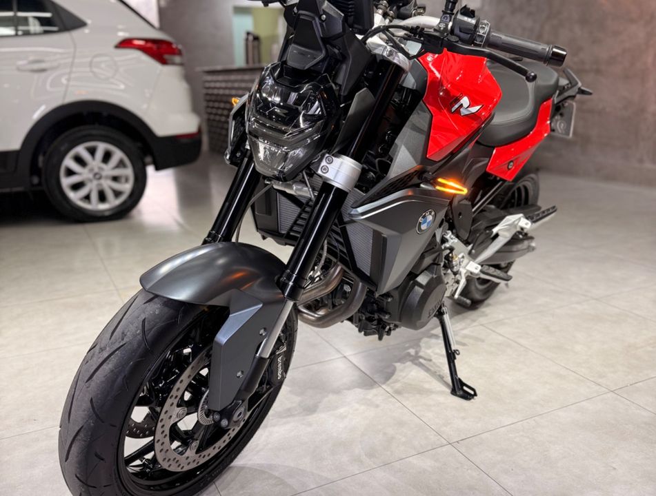 BMW F 900 R Sport Plus