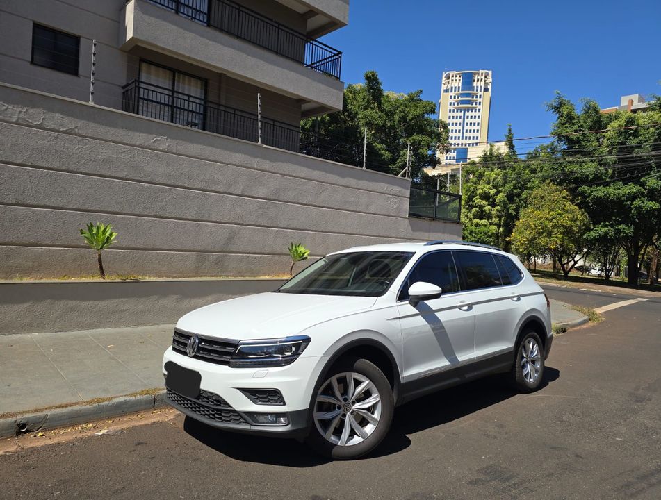 VolksWagen TIGUAN Allspac Comf 250 TSI 1.4 Flex