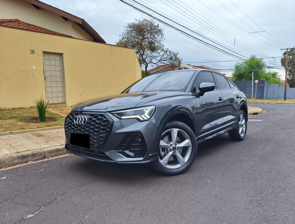 Audi Q3 SPB Perf. Black 2.0 TFSI Tipt. Quat.