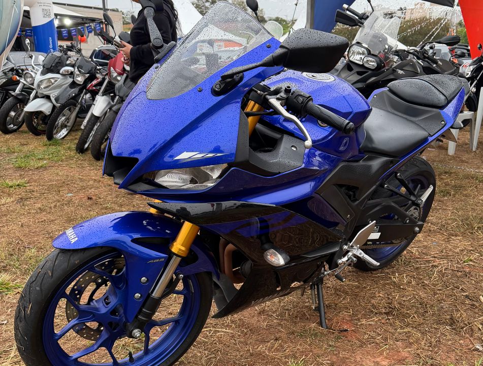 YAMAHA YZF R-3 321/ABS