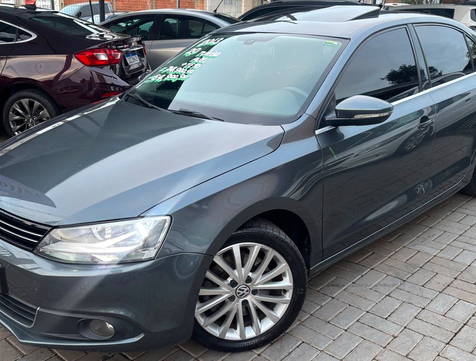 VolksWagen JETTA Highline 2.0 TSI 16V 4p Tiptronic