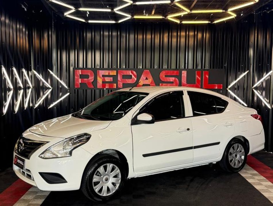Nissan VERSA 10