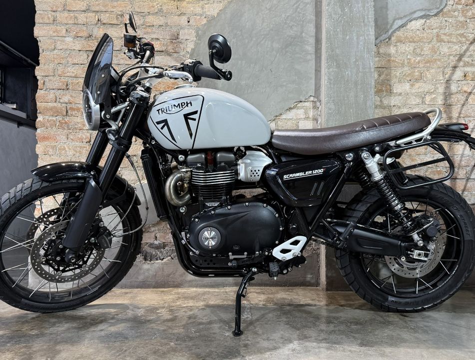 TRIUMPH BONNEVILLE T120