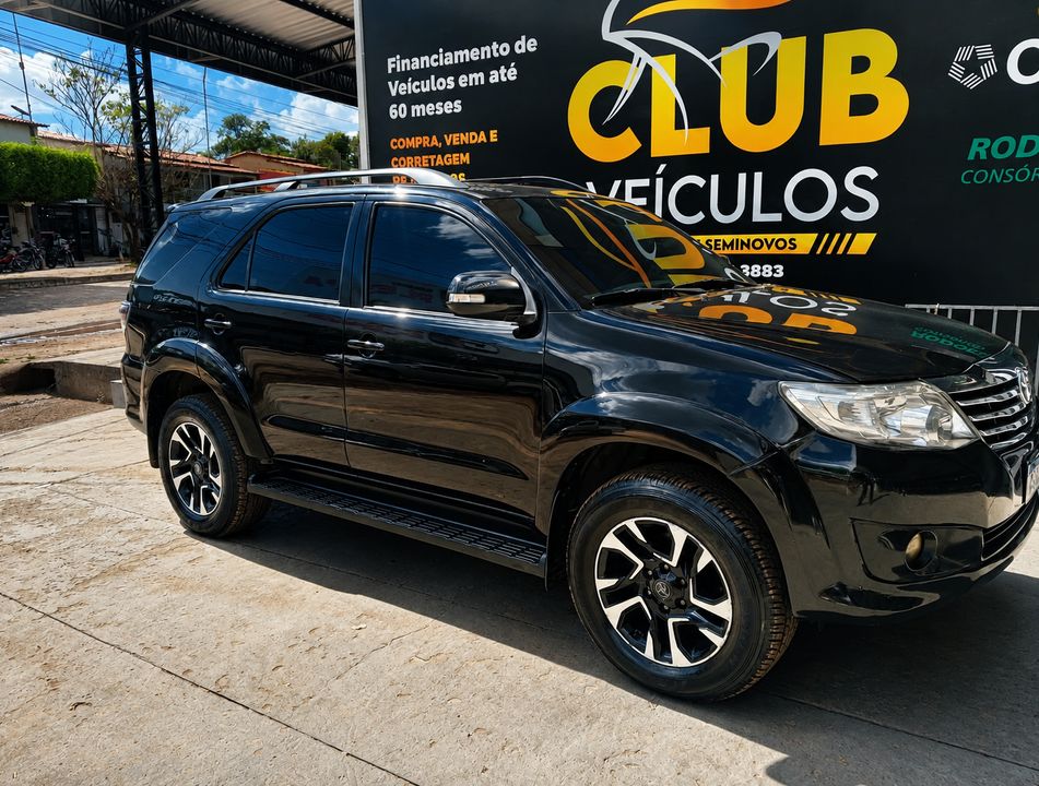 Toyota Hilux SW4 SR 4x2 2.7/ 2.7 Flex 16V Aut.
