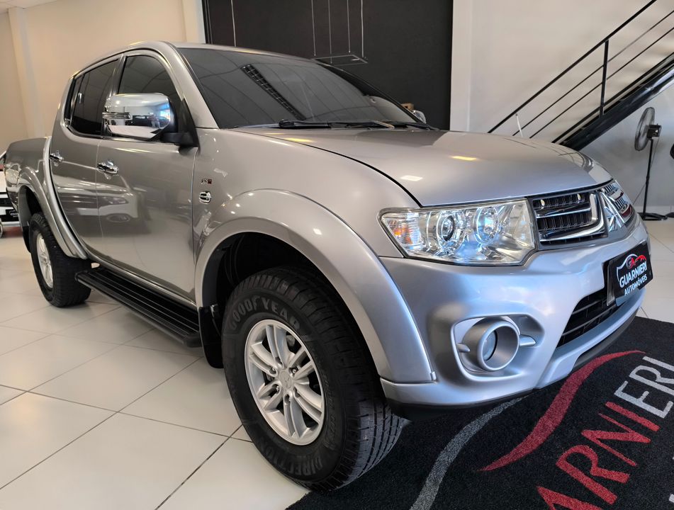 Mitsubishi L200 Triton HLS 2.4 Flex 16V CD Mec.