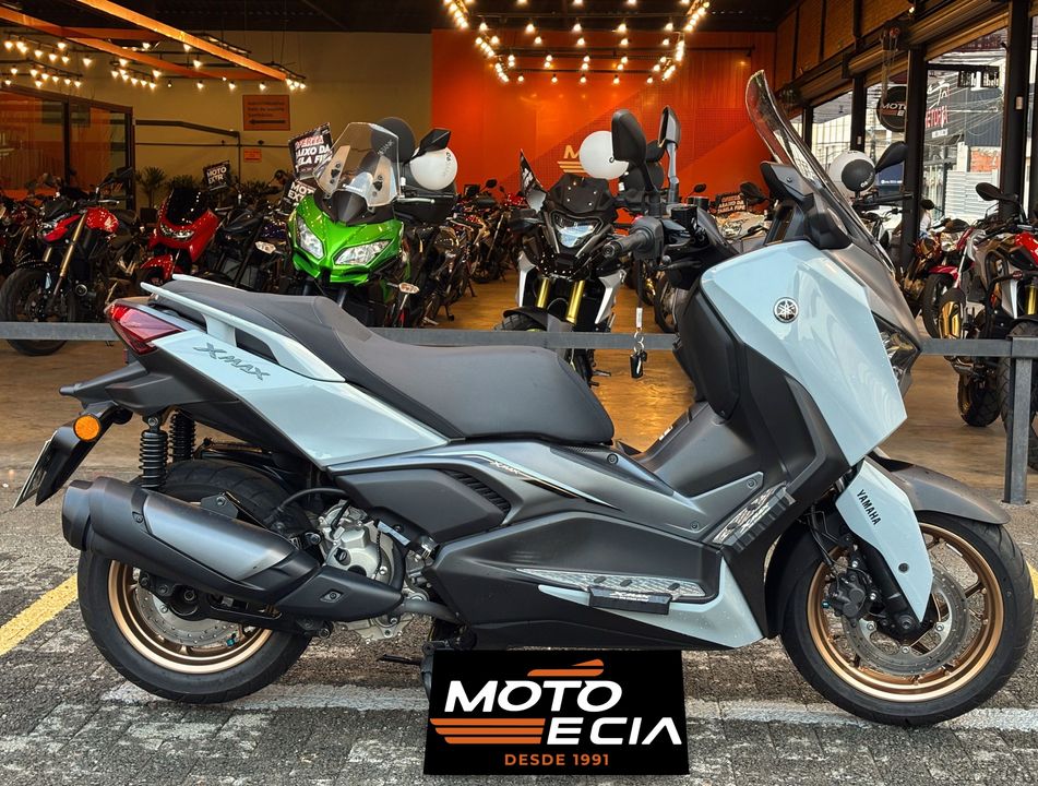 YAMAHA XMAX 300 CONNECTED 