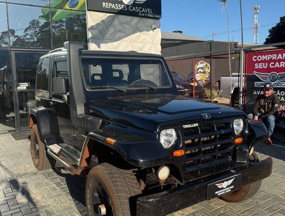 Troller T-4 4x4 2.8 TB Int. Cap. Rígida Diesel