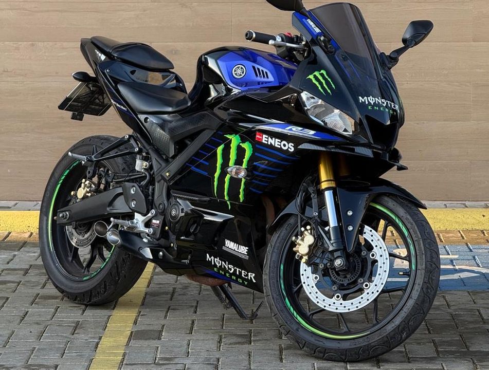 YAMAHA YZF R-3 321/ABS