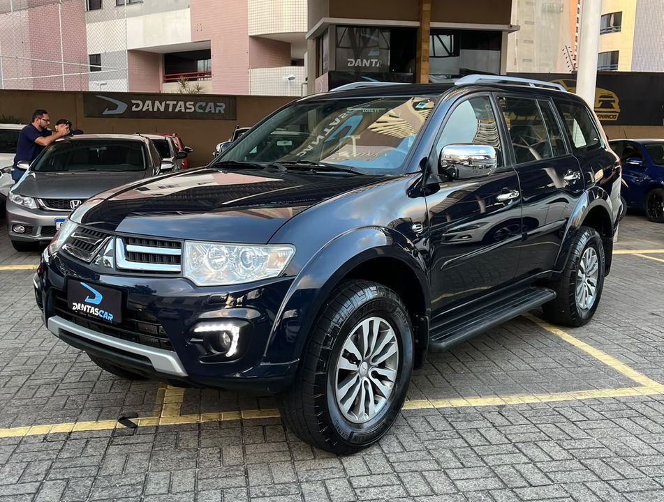 Mitsubishi Pajero HPE 3.2 4x4 T.I. Dies. 5p Aut.