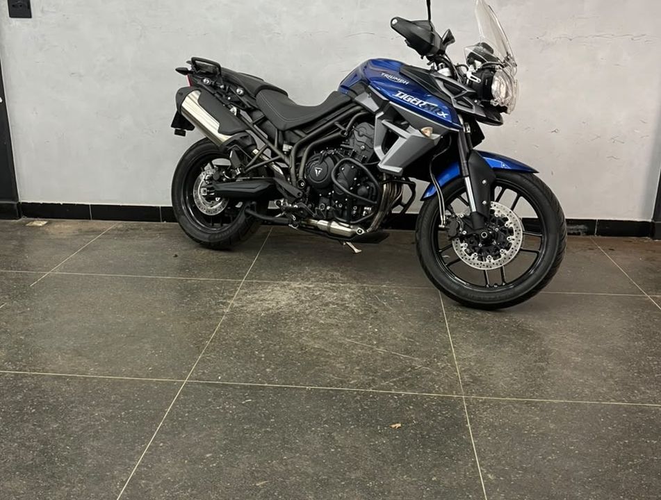 TRIUMPH TIGER 800 XRX