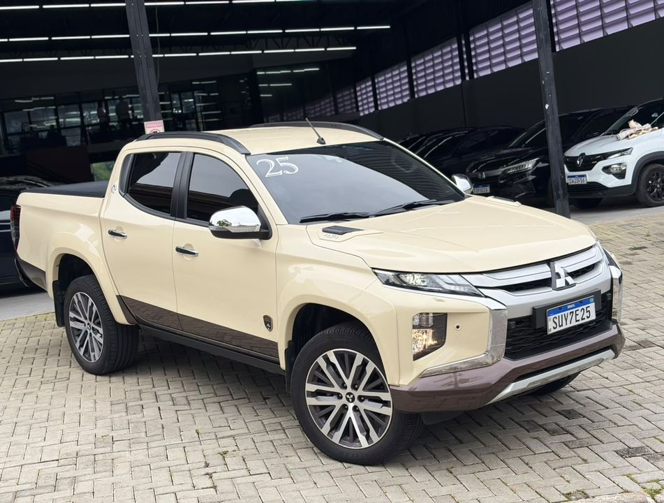 Mitsubishi Triton HPE-S 2.4 CD 4x4 TB Diesel Aut.