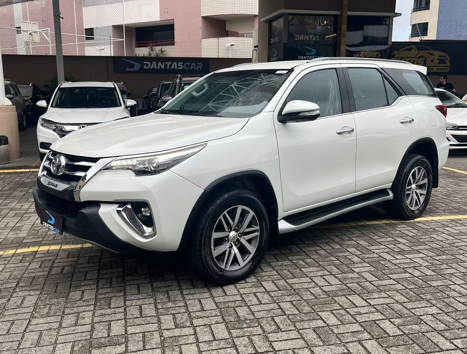 Toyota Hilux CD SRX 4x4 2.8 TDI 16V Diesel Aut.