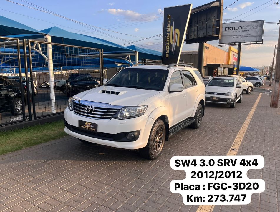 Toyota Hilux SW4 SRV D4-D 4x4 3.0 TDI Dies. Aut