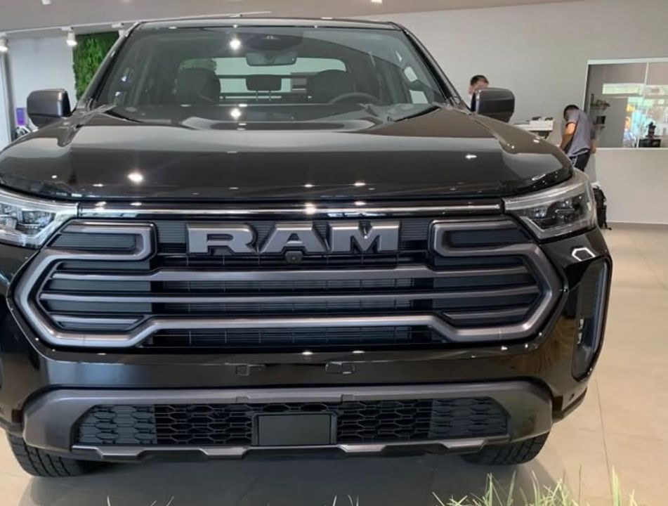 RAM DAKOTA LARAMIE 2.2 TB CD 4x4 Aut.