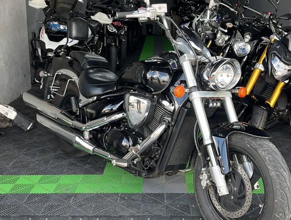 SUZUKI BOULEVARD M800