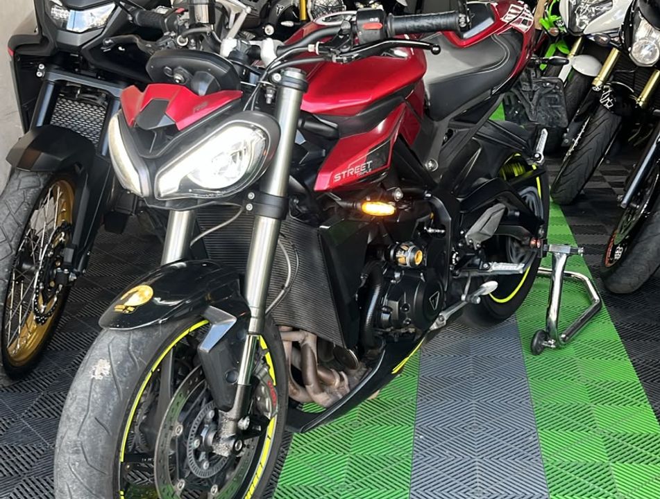 TRIUMPH STREET TRIPLE 765 RS